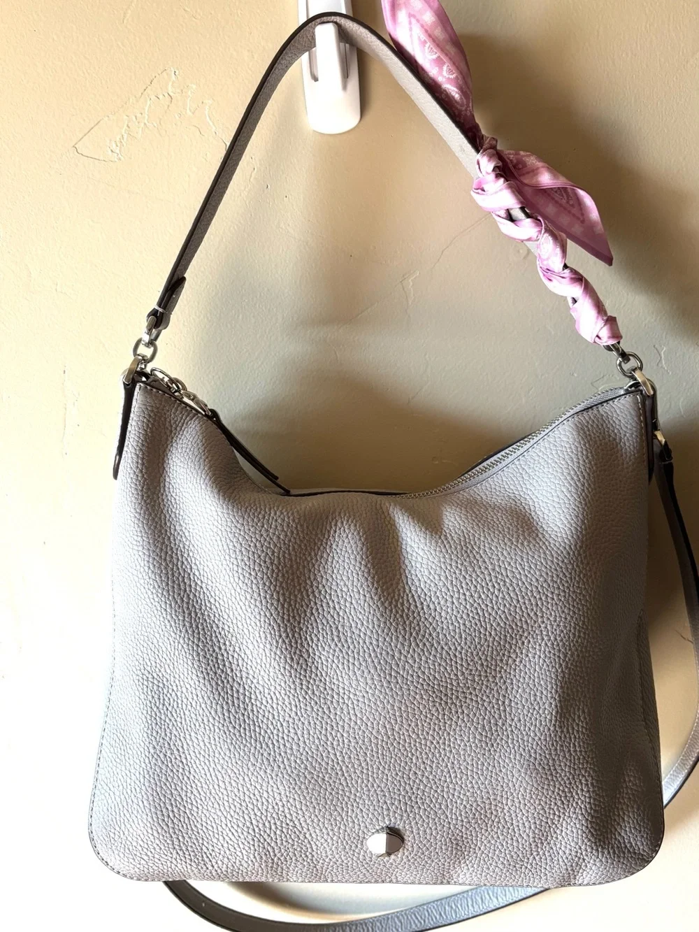 KATE SPADE Polly Women's Pebbled Leather Hobo Bag in Light Gray, EUC
